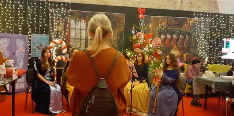 Powiększ grafikę: Świąteczne kolędowanie Zespołu Piccolo As 